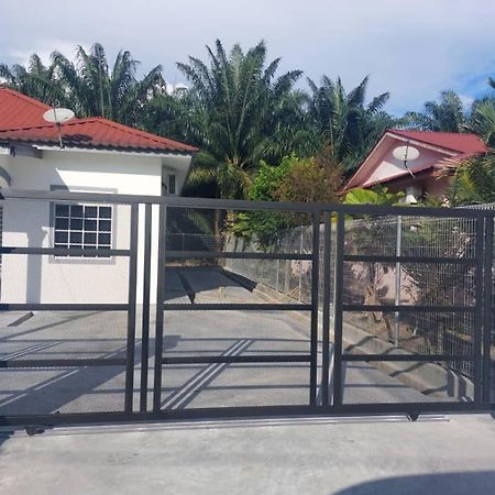 Cempaka Homestay باريت راجا المظهر الخارجي الصورة