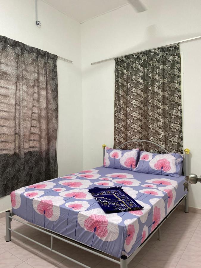 Cempaka Homestay باريت راجا المظهر الخارجي الصورة